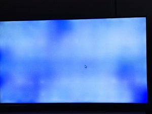 Imagine albastra pe ecranul televizorului